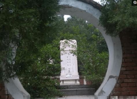 王洪文墓